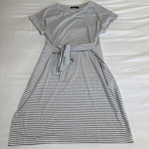 Merokeety Womens XL Gray White Stripe Knit Front Tie Belt Short Sleeve Dress EUC